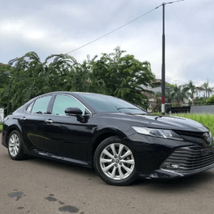 jual mobil Toyota Camry 2.5 V