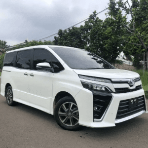 Mobil murah Toyota Voxy 2019 Jakarta