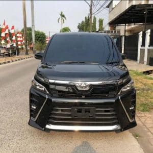 Toyota Voxy 2021 Hitam
