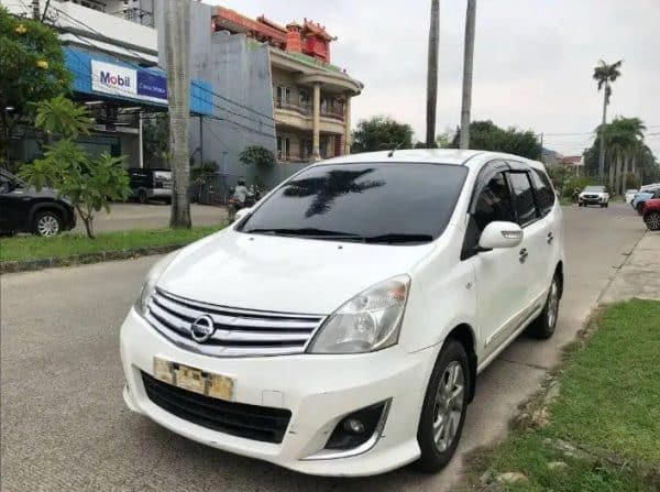 Nissan Grand Livina XV 2014