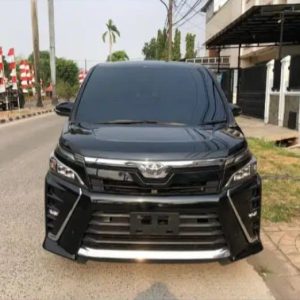 Toyota Voxy 2.0 2022 Hitam