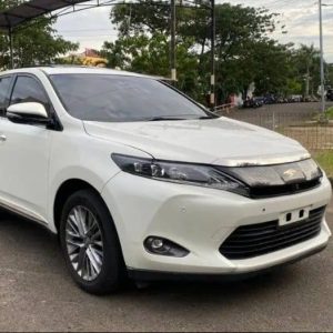 Toyota Harrier 2.0 2015